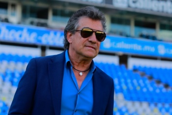 Rub&eacute;n Omar Romano finaliza tratamiento oncol&oacute;gico tras enfrentar el c&aacute;ncer