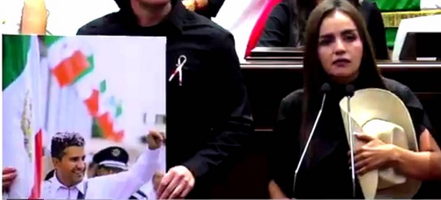 FGR decidirá si atrae investigación sobre Carlos Manzo, no gobierno federal; Sheinbaum no recibe a viuda porque quiere ser candidata