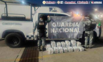 Aseguran 75.9 kilos de coca&iacute;na ocultos en cami&oacute;n de tunas en Tijuana