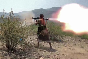 Ataques de rebeldes hut&iacute;es de Yemen dejan 73 heridos en Arabia Saudita