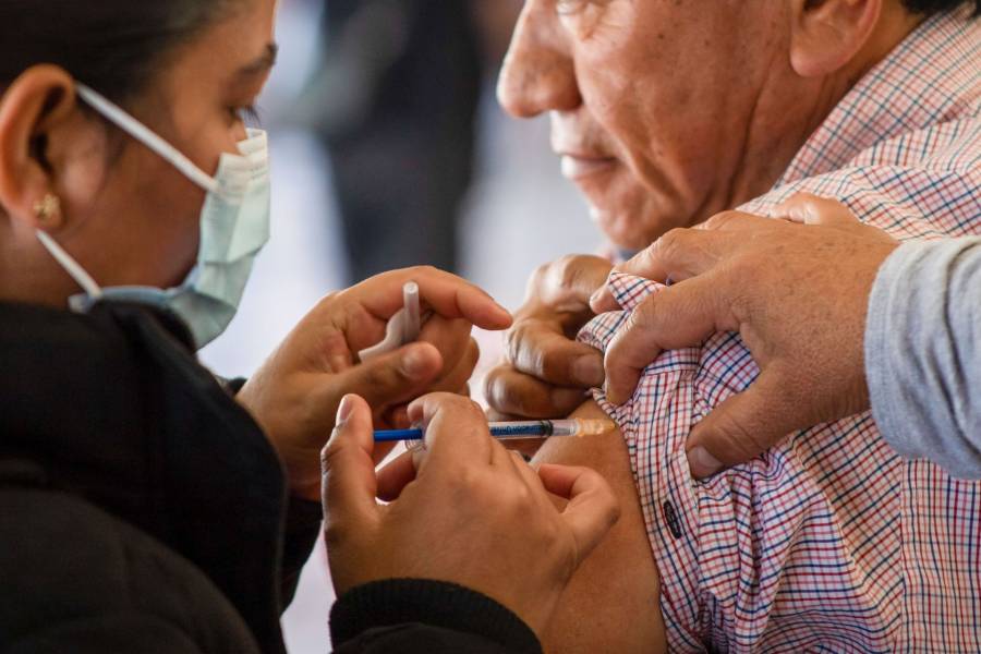 Gobierno propone 1.1 billones de pesos en salud para 2027