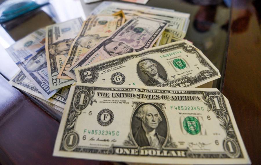 El peso mexicano registra presión ante repunte del dólar por expectativas sobre la Fed 