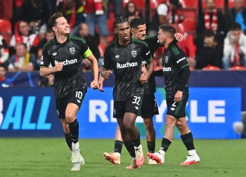 Lens remonta en los &uacute;ltimos minutos y vence al Slavia Praga en la Champions League