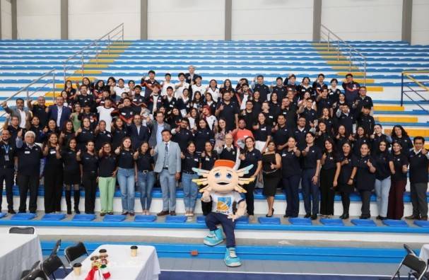 SABES re&uacute;ne a m&aacute;s de 140 egresados en su primer encuentro de bachillerato