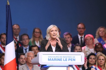 La ultraderechista Le Pen defiende la 