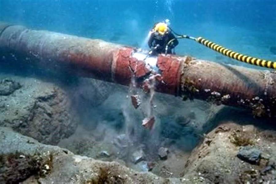 Pemex avanza en reparación de ducto submarino en campo Ek-Balam tras fuga de crudo    