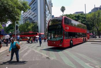 Adulto mayor muere en inmediaciones de estaci&oacute;n Reforma del Metrob&uacute;s