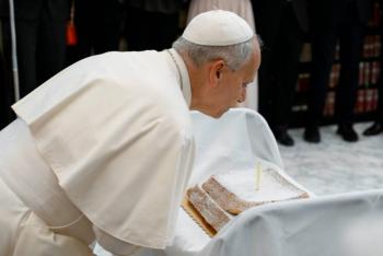 Papa Leoacuten XIV celebra su cumpleantildeos 71 con llamado a la paz y la unidad