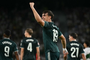 Esp&iacute; rescata al Real Madrid en Elche