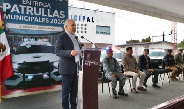 Gobierno de Michoac&aacute;n entrega tres patrullas Police Interceptor a Zit&aacute;cuaro
