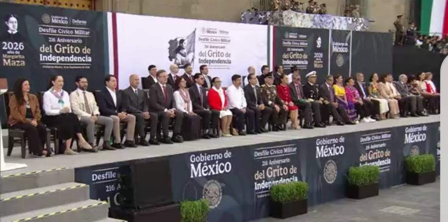 Sheinbaum encabezará desfile militar con histórico sobrevuelo de 99 aeronaves sobre el Zócalo