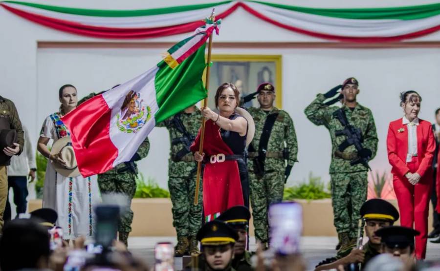 Grecia Quiroz recuerda a Carlos Manzo durante Grito de Independencia en Uruapan