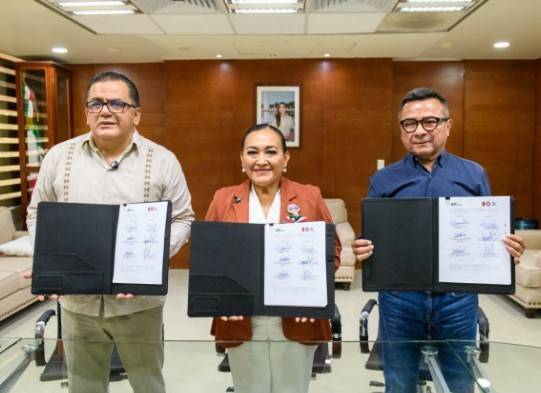 SEQ y UTCH firman convenio para capacitar a 455 maestros de Quintana Roo