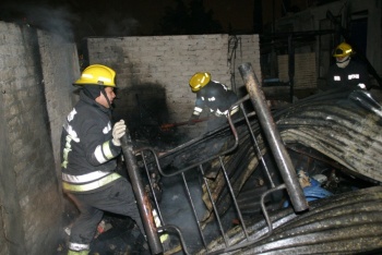 Incendio en vivienda de la GAM deja 14 perros muertos durante festejos patrios