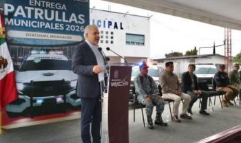 Gobierno de Michoac&aacute;n entrega tres patrullas Police Interceptor a Zit&aacute;cuaro