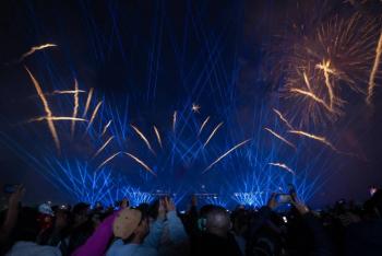 M&aacute;s de 300 mil personas asistieron al Grito de Independencia en el Z&oacute;calo