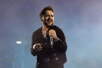 Christian Nodal aclara postura sobre la llamada “Ley Cazzu”