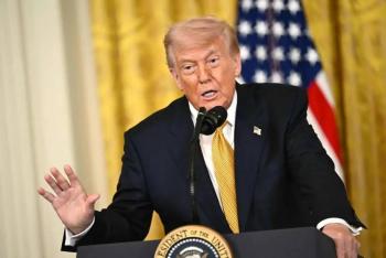 Trump veta acceso a la Casa Blanca a CNN, MSNOW y Politico
