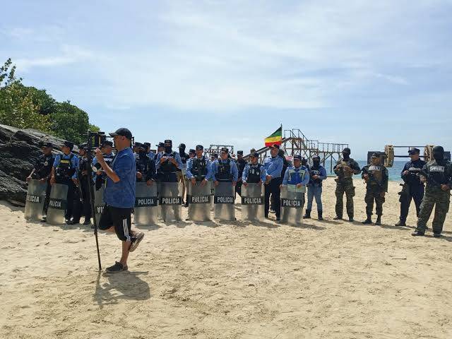 Garífunas denuncian amenazas de desalojo por protesta contra rodaje televisivo en cayos de Honduras  
