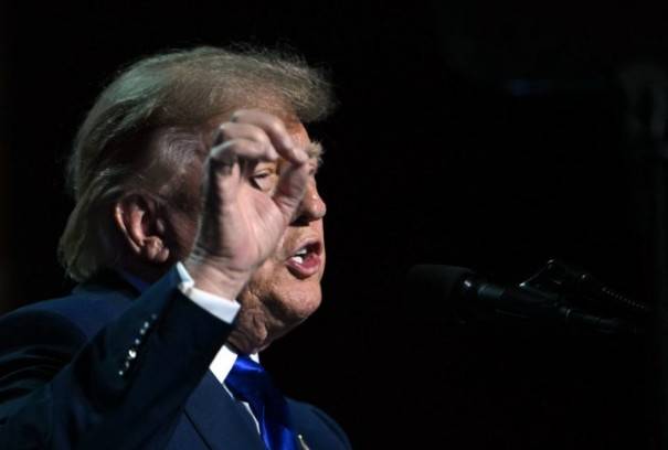 Trump busca eliminar l&iacute;mites de carbono para centrales el&eacute;ctricas