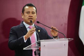 Carlos Torres Pi&ntilde;a deja la Fiscal&iacute;a de Michoac&aacute;n tras ser nombrado coordinador estatal de Morena