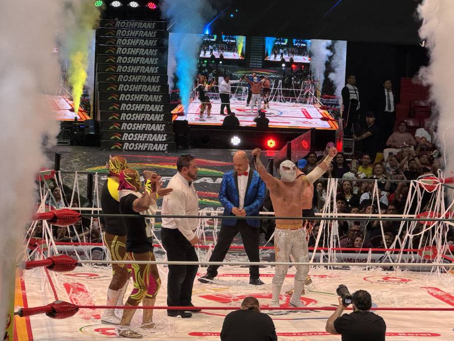  Místico corona una noche de gloria: Averno pierde la cabellera en el 93 Aniversario del CMLL