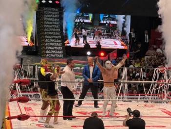 M&iacute;stico corona una noche de gloria: Averno pierde la cabellera en el 93 Aniversario del CMLL