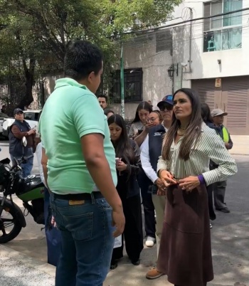 Cuauht&eacute;moc rehabilita banquetas permeables para reducir encharcamientos