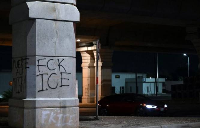 Migrante venezolano denuncia disparo de agente de ICE en Texas