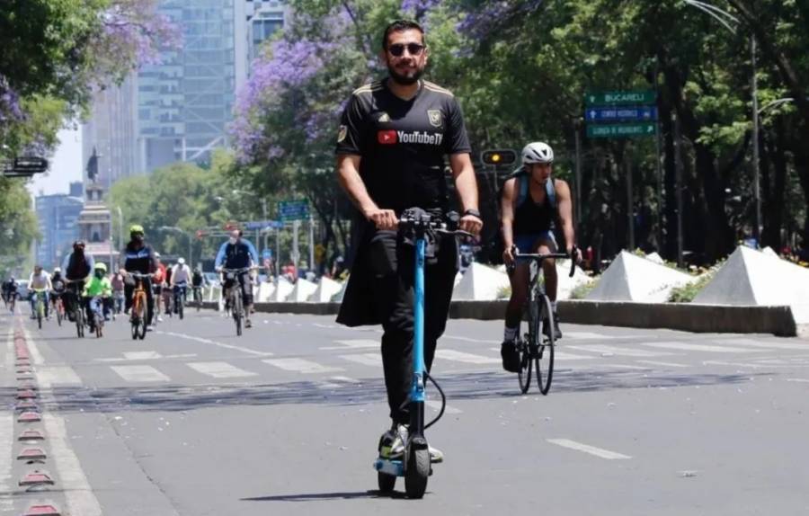 Congreso de CDMX aprueba cobro de licencias para scooters y monopatines eléctricos  