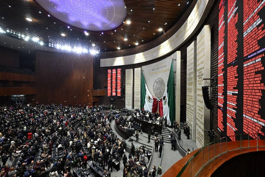 Diputados aprueban en lo general reforma que restringe doble nacionalidad para Presidencia, gubernaturas y Jefatura de Gobierno 