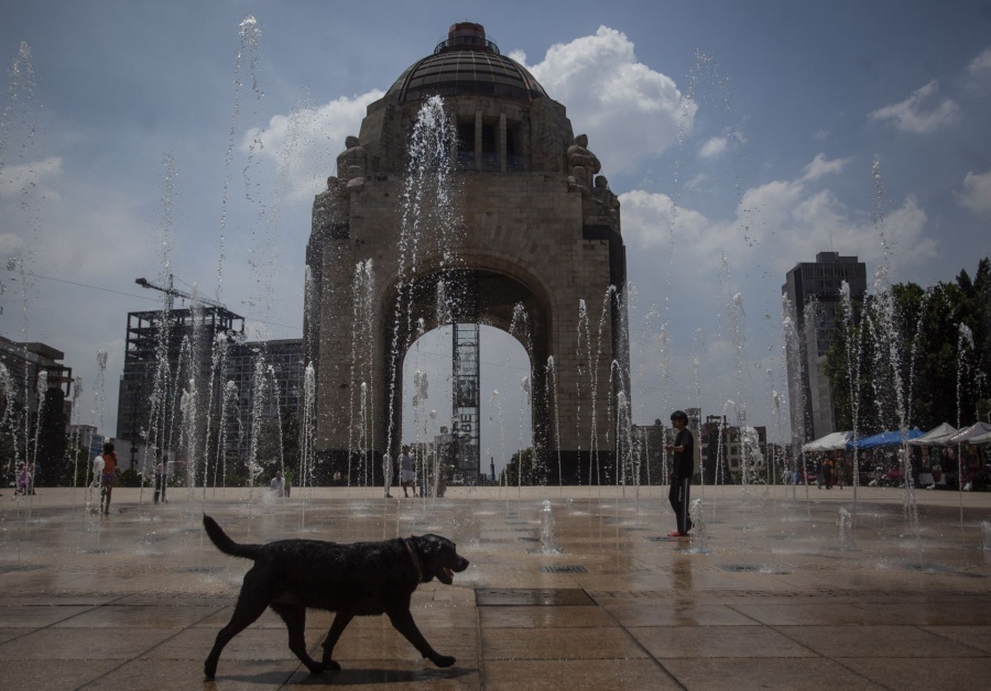 Pelea entre j&oacute;venes deja a un hombre lesionado cerca del Monumento a la Revoluci&oacute;n