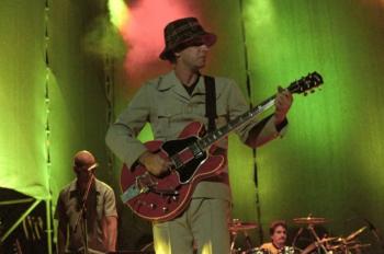 Gustavo Cerati recibe tributo de Gibson con edicioacuten limitada ES335