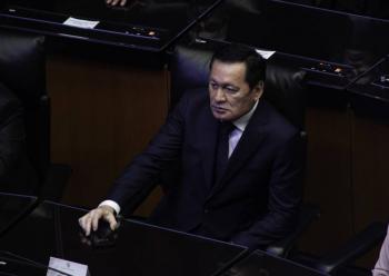 Buenrostro descarta pruebas contra Osorio Chong por desv&iacute;o millonario de 2015