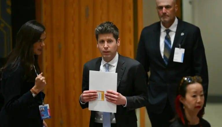Sam Altman advierte en la ONU sobre los riesgos de la inteligencia artificial y pide regulación responsable 