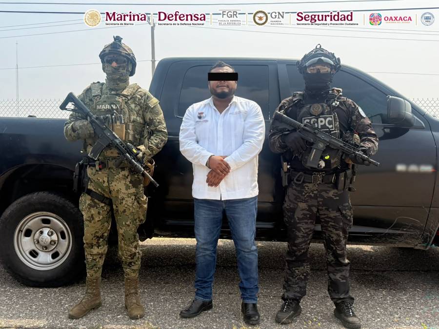 Detienen a presidente municipal de Juchitaacuten durante operativo contra red criminal