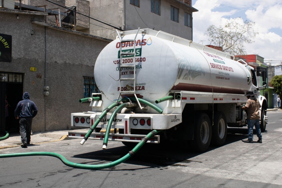 24 pipas son infraccionadas durante operativo en Iztapalapa