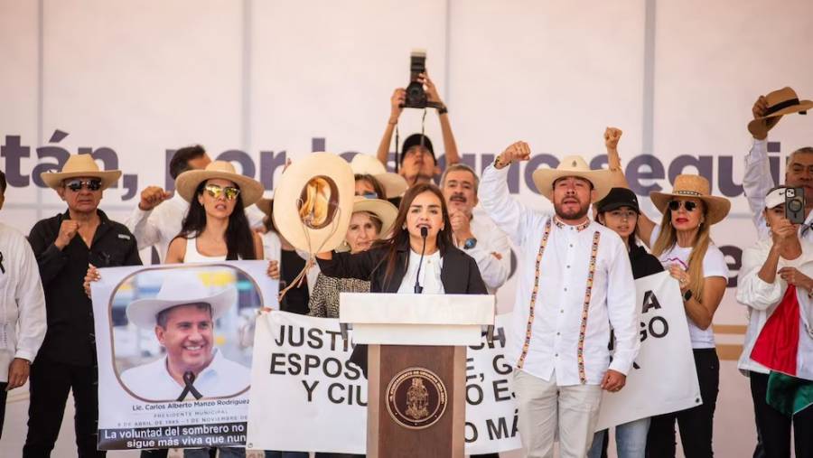 La alcaldesa de Uruapan gestiona ante la FGR el peritaje de los tel&eacute;fonos de Carlos Manzo tras presiones de la fiscal&iacute;a estatal