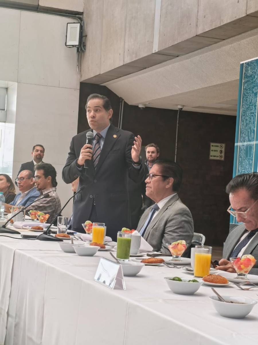 Paquete Económico 2027 debe aprobarse sin ideologías, plantea Raúl Bolaños Cacho Cué