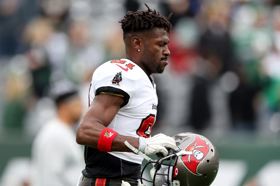 Exestrella de la NFL Antonio Brown acepta acuerdo que reduce cargos por caso de tiroteo 