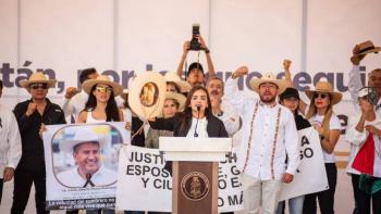 La alcaldesa de Uruapan gestiona ante la FGR el peritaje de los tel&eacute;fonos de Carlos Manzo tras presiones de la fiscal&iacute;a estatal