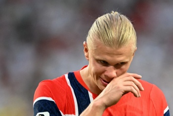 Una Noruega de dos caras gana 3-2 a Dinamarca con doblete de Haaland