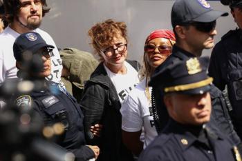 Detienen a Susan Sarandon y Hannah Einbinder en Nueva York durante movilizaci&oacute;n contra Benjamin Netanyahu