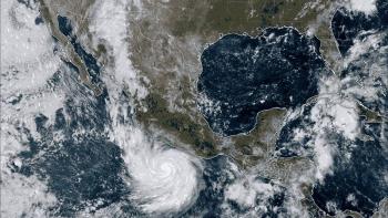 El Gobierno Federal mantiene vigilancia y despliega operativo de emergencia ante el paso del hurac&aacute;n Polo