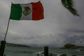 Hurac&aacute;n Polo mantiene vigilancia preventiva en costas del Pac&iacute;fico ante viento y oleaje