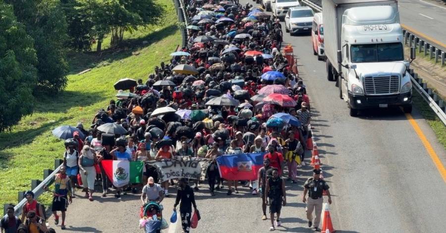Caravana migratoria Fe y Esperanza ingresa a Tapachula con la meta de avanzar hacia el norte del paiacutes
