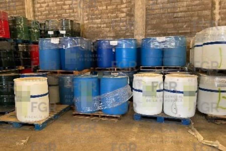 FGR asegura toneladas de químicos para drogas sintéticas y municiones en bodega de Sinaloa