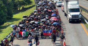Caravana migratoria Fe y Esperanza ingresa a Tapachula con la meta de avanzar hacia el norte del pa&iacute;s