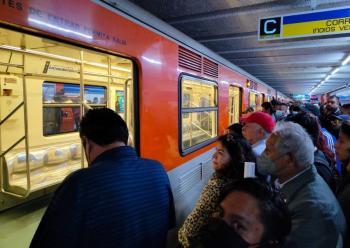 L&iacute;nea 2 del Metro opera con marcha lenta por revisi&oacute;n en zona de v&iacute;as