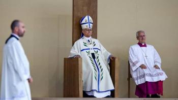 Cientos de miles de fieles se congregan en Paris para presenciar la misa del papa Leon XIV en la plaza de la Concordia